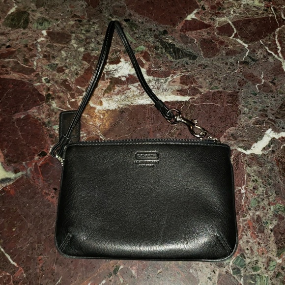 Coach leather wristlet - Picture 4 of 4
